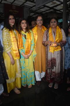 In Photos: નેશનલ એવોર્ડ મળ્યા બાદ કૃતિ સેનને સિદ્ધિ વિનાયકના કર્યા દર્શન, ગરીબ બાળકોને કર્યુ મીઠાઈ વિતરણ