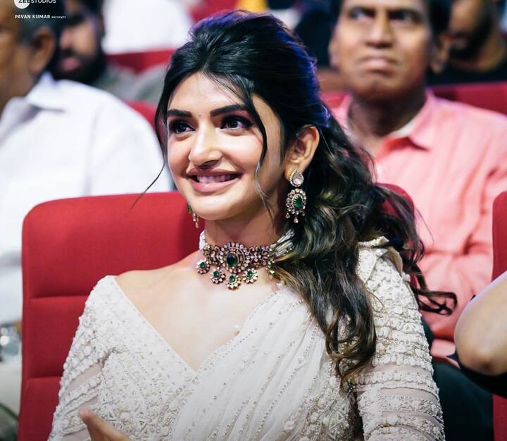 హ్యాపెనింగ్ హీరోయిన్ శ్రీ లీల