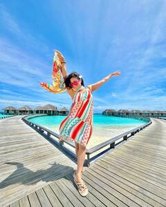 Aishwarya Sharma photos: માલદિવમાં પતિ સાથે રોમેન્ટિક થઈ ઐશ્વર્યા શર્મા, જુઓ સ્ટનિંગ તસવીરો