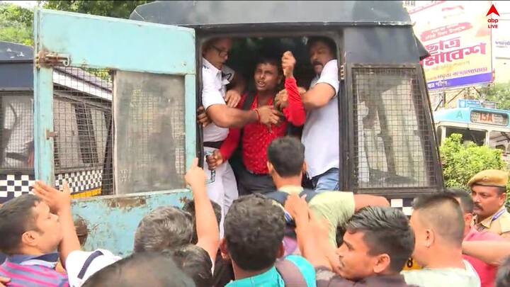 রাজ্যে নিয়োগ দুর্নীতির জেরে ইতিমধ্য়েই একের পর এক বিস্ফোরক তথ্য় তদন্ত সূত্রে উঠে এসেছে।