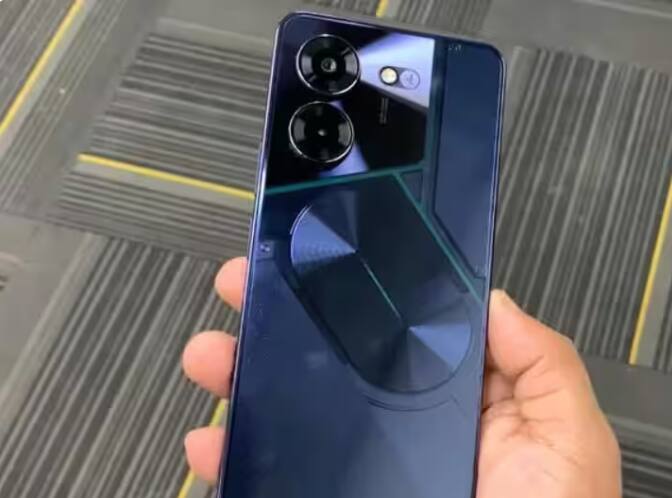 Tecno Pova 5 ਦੇ 8GB RAM + 128GB ਦੀ ਕੀਮਤ 11,999 ਰੁਪਏ ਹੈ ਜਦਕਿ Tecno Pova 5 Pro ਦੀ ਕੀਮਤ 14,999 ਰੁਪਏ ਹੈ। ਦੋਵਾਂ 'ਤੇ, ਤੁਸੀਂ EMI ਟ੍ਰਾਂਜੈਕਸ਼ਨਾਂ ਵਿੱਚ 1,000 ਰੁਪਏ ਬਚਾ ਸਕਦੇ ਹੋ। ਜੇਕਰ ਤੁਸੀਂ BOB ਜਾਂ ਸਿਟੀ ਬੈਂਕ ਦੇ ਕ੍ਰੈਡਿਟ ਕਾਰਡ ਨਾਲ ਮੋਬਾਈਲ ਫੋਨ ਖਰੀਦਦੇ ਹੋ, ਤਾਂ ਤੁਹਾਨੂੰ 750 ਰੁਪਏ ਦੀ ਛੋਟ ਮਿਲੇਗੀ। ਬੈਂਕ ਆਫਰ 31 ਅਗਸਤ ਤੱਕ ਵੈਧ ਹੈ।