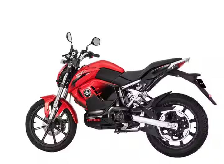 ਅਗਲੀ ਇਲੈਕਟ੍ਰਿਕ ਬਾਈਕ ਦਾ ਨਾਂ ਰਿਵੋਲਟ RV400 ਇਲੈਕਟ੍ਰਿਕ ਬਾਈਕ ਹੈ। ਬਾਈਕ, ਜੋ ਕਿ 3.24 kWh ਪਾਵਰ ਪੈਕ ਦੇ ਨਾਲ ਆਉਂਦੀ ਹੈ, ਇੱਕ ਵਾਰ ਚਾਰਜ ਕਰਨ 'ਤੇ 150 ਕਿਲੋਮੀਟਰ ਤੱਕ ਸਫ਼ਰ ਕਰ ਸਕਦੀ ਹੈ ਅਤੇ ਇਸਦੀ ਟਾਪ ਸਪੀਡ 85kmph ਹੈ। ਚਾਰਜ ਹੋਣ ਵਿੱਚ 3 ਘੰਟੇ ਲੱਗਦੇ ਹਨ। ਇਸ ਨੂੰ ਐਕਸ-ਸ਼ੋਰੂਮ 90,799 ਰੁਪਏ ਦੀ ਸ਼ੁਰੂਆਤੀ ਕੀਮਤ 'ਤੇ ਖਰੀਦਿਆ ਜਾ ਸਕਦਾ ਹੈ।