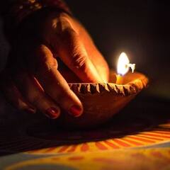 Vastu Tips: ਘਰ 'ਚ  ਗਲਤ ਥਾਂ ਜਗਾਇਆ ਦੀਵਾ ਤਾਂ ਹੋਵੇਗਾ ਨੁਕਸਾਨ, ਜਾਣੋ ਸਹੀ ਤਰੀਕਾ