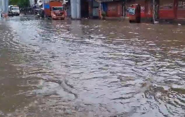 आज मुंबईत पावसाचा इशारा हवामान विभाकडून देण्यात आला आहे.