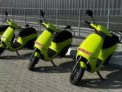 Budget Electric Scooters:  1.5 ਲੱਖ ਰੁਪਏ ਦੇ ਬਜਟ ਵਿੱਚ ਆਉਂਦੇ ਨੇ ਇਹ ਇਲੈਕਟ੍ਰਿਕ ਸਕੂਟਰ, ਨਹੀਂ ਕੋਈ ਵੀ ਚੀਨੀ