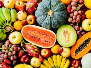 Health Tips : रोज एक फळ खाण्याची सवय लावा; शरीराला मिळतील 'हे' आश्चर्यकारक फायदे