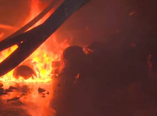 Maharashtra News: ਮੁੰਬਈ ਦੇ ਗਲੈਕਸੀ ਹੋਟਲ 'ਚ ਲੱਗੀ ਅੱਗ, 8 ਲੋਕ ਬੁਰੀ ਤਰ੍ਹਾਂ ਜ਼ਖਮੀ, 3 ਦੀ ਮੌਤ