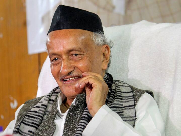 Maharashtra: शरद पवार के चलते कोश्यारी ने राज्यपाल पद से दिया था इस्तीफा? भगत दा ने महाराष्ट्र राजभवन के राज से उठाया पर्दा maharshtra former governor bhagat singh koshyari on resignation sharad pawar ajit pawar Maharashtra: शरद पवार के चलते कोश्यारी ने राज्यपाल पद से दिया था इस्तीफा? भगत दा ने महाराष्ट्र राजभवन के राज से उठाया पर्दा