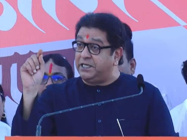 Raigad news MNS Raj Thackeray  criticizes the government from Mumbai Goa highway, Amit Thackeray Jaggar Yatra Raj Thackeray : कोकणी बांधवांनी जमिनी विकू नयेत, कुंपनच शेत खातंय; मुंबई-गोवा महामार्गावरुन राज ठाकरेंचा सरकारवर हल्लाबोल 
