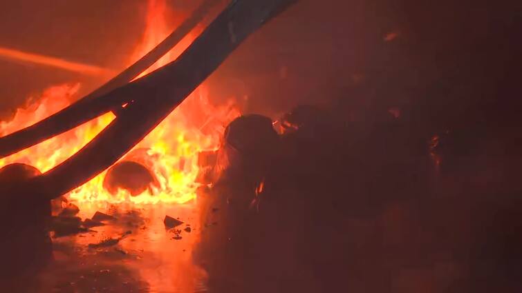 south 24 pargana: Severe fire at Bantala Leather Complex, 4 fire engines at the spot Bantala: বানতলা লেদার কমপ্লেক্সে ভয়াবহ অগ্নিকাণ্ড, ঘটনাস্থলে দমকলের একাধিক ইঞ্জিন