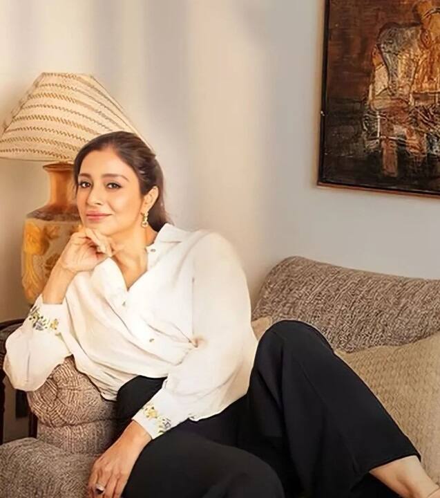 बता दें, तब्बू 51 साल की हैं और सिंगल हैं. तब्बू का पूरा नाम है तबस्सुम फातिमा हाशमी.