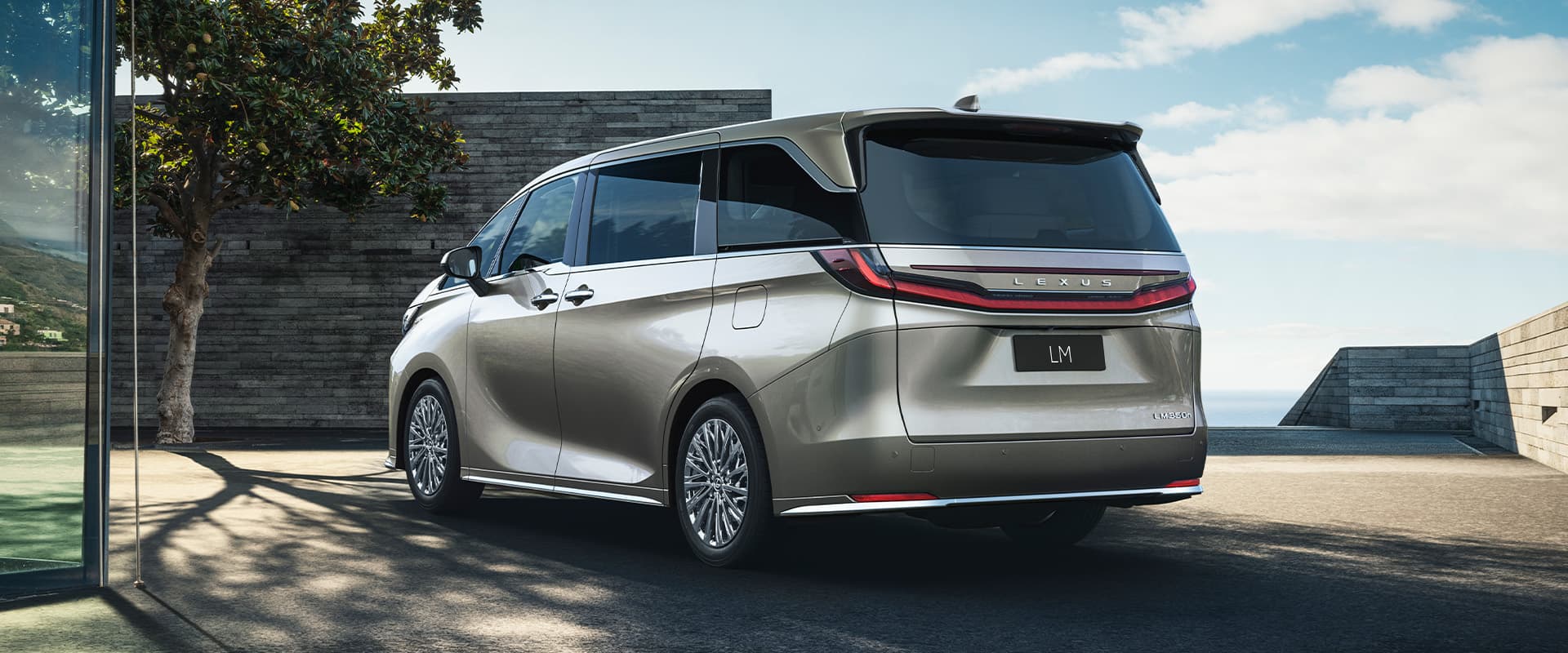 Lexus LM MPV: भारत में लॉन्च हुई लेक्सस की लग्जरी एमपीवी, ढेर सारी आधुनिक खूबियों से है लैस 