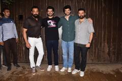 Gadar 2ની સક્સેસ પાર્ટીની તસવીરો આવી સામે, સની ભાઇ બૉબી અને દીકરા સાથે દેખાયો.....