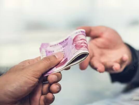 ਲੰਮੇਂ ਸਮੇਂ ਲਈ ਤਿਆਰੀ: ਚੰਦਰਯਾਨ 1 ਭਾਰਤ ਦਾ ਪਹਿਲਾ ਚੰਦਰਮਾ ਮਿਸ਼ਨ ਸੀ, ਜੋ ਇਸਰੋ ਦੇ ਵਿਗਿਆਨੀਆਂ ਦੁਆਰਾ ਦਹਾਕਿਆਂ ਦੀ ਸਖ਼ਤ ਮਿਹਨਤ ਦਾ ਨਤੀਜਾ ਸੀ। ਇਸ ਦੇ ਨਾਲ ਹੀ ਲੰਬੇ ਸਮੇਂ ਬਾਅਦ ਚੰਦਰਯਾਨ-3 ਮਿਸ਼ਨ ਨੂੰ ਸਫਲਤਾ ਮਿਲੀ ਹੈ। ਇਸ ਨਾਲ ਸਾਨੂੰ ਲੰਮੇਂ ਸਮੇਂ ਲਈ ਤਿਆਰੀ ਕਰਨ ਦੀ ਸਿੱਖਿਆ ਮਿਲਦੀ ਹੈ। ਇਸੇ ਤਰ੍ਹਾਂ ਤੁਸੀਂ ਲੰਬੇ ਸਮੇਂ ਲਈ ਪੈਸੇ ਨਿਵੇਸ਼ ਕਰ ਸਕਦੇ ਹੋ ਅਤੇ ਜ਼ਿਆਦਾ ਫੰਡ ਇਕੱਠਾ ਕਰ ਸਕਦੇ ਹੋ।