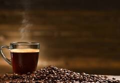 Health Tips : थकवा दूर करण्यासाठी वारंवार कॉफी पिणे घातक ठरू शकते, पाहा