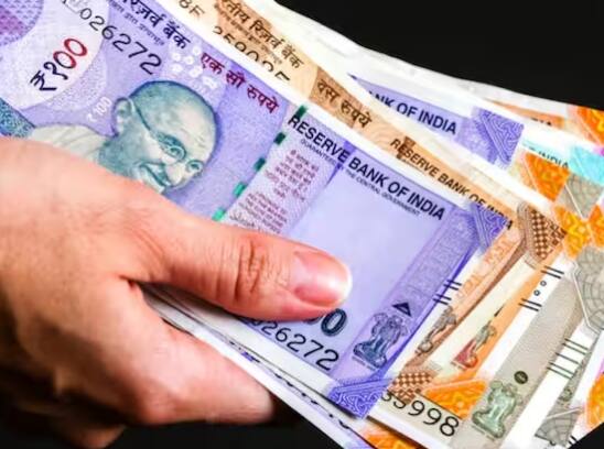 ਕੋਮਬੀਨੇਸ਼ਨ ਪਾਵਰ ਦੀ ਵਰਤੋਂ: ਚੰਦਰਯਾਨ-3 ਨੇ ਚੰਦਰਮਾ 'ਤੇ ਪਹੁੰਚਣ ਲਈ ਇੱਕ ਲਾਗਤ-ਪ੍ਰਭਾਵਸ਼ਾਲੀ ਅਤੇ ਕੁਸ਼ਲ ਤਰੀਕੇ ਨਾਲ ਗ੍ਰੈਵੀਟੇਸ਼ਨਲ ਫੋਰਸ ਦੀ ਵਰਤੋਂ ਕੀਤੀ। ਅਜਿਹੀ ਸਥਿਤੀ ਵਿੱਚ ਤੁਸੀਂ ਘੱਟ ਖਰਚੇ ਵਿੱਚ ਇਸ ਦਾ ਵੱਧ ਤੋਂ ਵੱਧ ਲਾਭ ਲੈਣਾ ਸਿੱਖ ਸਕਦੇ ਹੋ। ਕੰਪਾਊਂਡਿੰਗ ਵਿਆਜ ਰਾਹੀਂ ਤੁਸੀਂ ਘੱਟ ਜੋਖਮ ਨਾਲ ਵਧੇਰੇ ਫੰਡ ਇਕੱਠਾ ਕਰ ਸਕਦੇ ਹੋ।