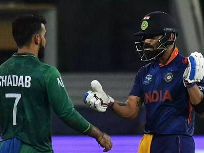 Shadab Khan takes indirect jibe at Ajit Agarkars remark of Kohli will handle it get to know Asia Cup: আগরকরের মন্তব্যের পাল্টা হুঁশিয়ারি শাদাব খানের, বিরাট কি শুনতে পেলেন?
