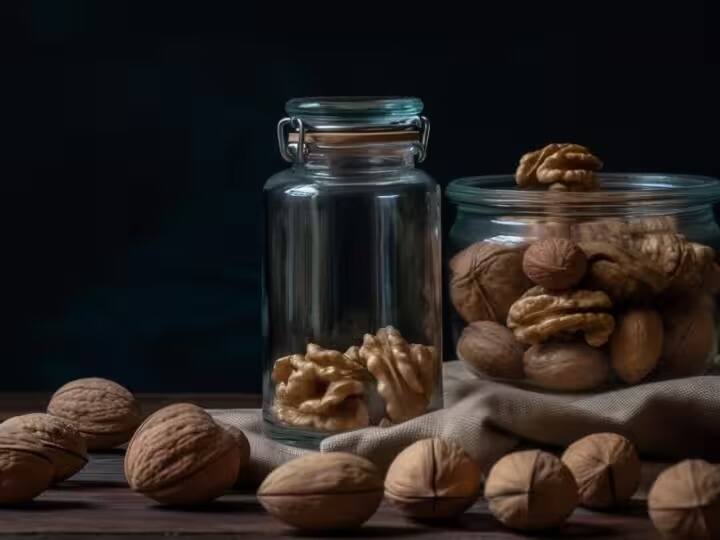 walnut-health-benefits-walnuts-should-soaked-before-eating-know-why Health Tips : अक्रोड रात्रभर पाण्यात भिजवा, मग सकाळी खा; 'हे' आरोग्यदायी फायदे मिळतील