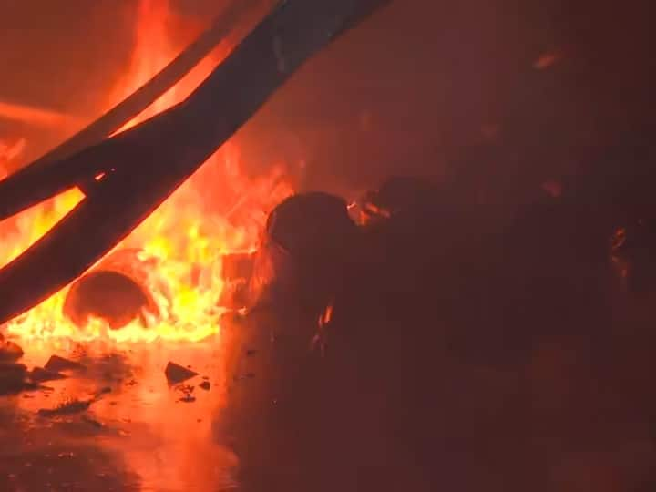 Delhi-NCR Fires: Massive Blaze Breaks Out In Delhi's Anand Vihar, Factory Gutted In Ghaziabad Delhi-NCR Fires: Massive Blaze Breaks Out In Delhi's Anand Vihar, Factory Gutted In Ghaziabad