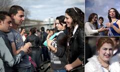 Viral News: ਇੱਥੇ ਪਿਆਜ਼-ਟਮਾਟਰਾਂ ਵਾਂਗ ਵਿਕਦੀ ਲਾੜੀ, ਬਜ਼ਾਰ 'ਚ ਬੈਠ ਕੇ ਬੋਲੀ ਲਗਾਉਂਦੇ ਨੇ ਪਰਿਵਾਰ ਵਾਲੇ, ਪਤੀ ਪੈਸੇ ਦੇ ਕੇ ਖਰੀਦਦਾ ਪਤਨੀ