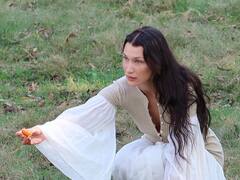 आखिर क्यों इस खूबसूरत अमेरिकी सुपर मॉडल से भिड़ गए इजरायली PM बेंजामिन नेतन्याहू के मंत्री, देखें तस्वीरें