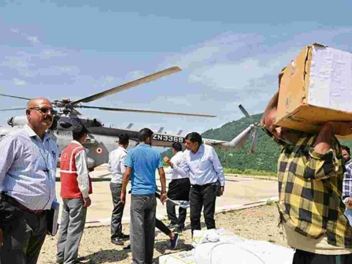 Himachal Floods: लोगों के घरों में खत्म हुआ राशन, IAF को एयरड्रॉप करना पड़ा जरूरी सामान Himachal Floods: Ration ran out in people's homes, IAF had to airdrop essential items ANN Himachal Floods: लोगों के घरों में खत्म हुआ राशन, IAF को एयरड्रॉप करना पड़ा जरूरी सामान