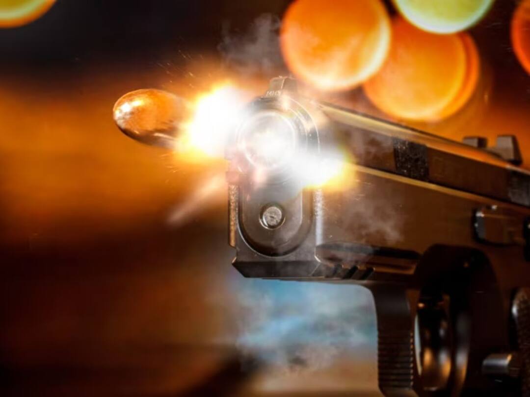 Gunman Kills 3 Black People, Himself In 'Racially Motivated' Shooting In Florida అమెరికాలో ముగ్గురి ప్రాణాలు తీసిన జాతి వివక్ష, ఓ స్టోర్‌లో గన్‌మేన్ కాల్పులు