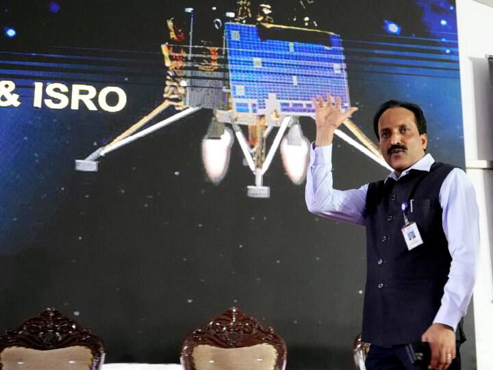 chandrayaan 3 isro chief tells update abput mission says looking excitedly for next 14 days  Chandrayaan 3: 'चंद्रयान-3 के लिए अगले 13-14 दिन बेहद अहम', ISRO बोला- मिशन के 3 में से 2 मकसद पूरे