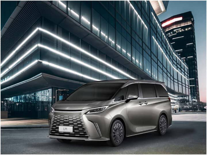 Lexus India launched their new LM MPV in India  Lexus LM MPV: भारत में लॉन्च हुई लेक्सस की लग्जरी एमपीवी, ढेर सारी आधुनिक खूबियों से है लैस 