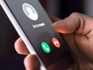 AI voice scam: મહિલા સાથે 1.4 લાખની છેતરપિંડી, અવાજ દ્વારા થઈ રહી છે લૂંટ, જાણો કેવી રીતે આ છેતરપિંડીથી બચવું