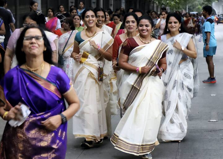 Bengaluru Saree Run: ऐन सुट्टीच्या निमित्ताने, म्हणजेच रविवारी बंगळुरुमध्ये महिलांसाठी विशेष 'साडी रन' आयोजित करण्यात आला होता. शेकडो महिलांनी या रनमध्ये सहभाग दर्शवला.