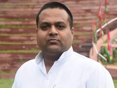 सपा के सोशल मीडिया हैंडलर मनीष जगन की मुश्किलें बढ़ीं, पकड़ने के लिए पुलिस लखनऊ में कर रही छापेमारी