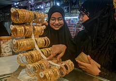 Gold Price: સોનાનો ચળકાટ પડી શકે છે ઝાંખો, આ કારણે ઘટી શકે છે ભાવ