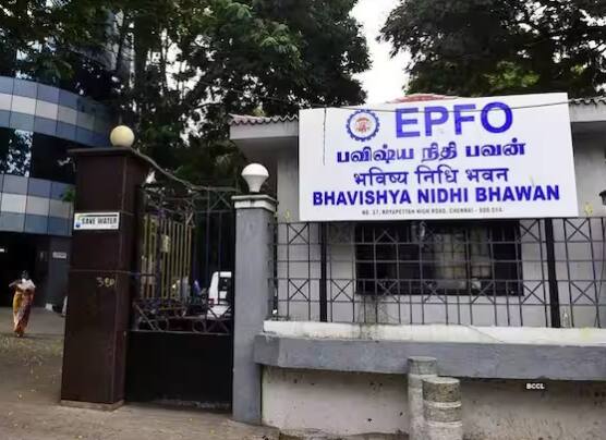 ਇਸ ਤੋਂ ਬਾਅਦ ਤੁਹਾਨੂੰ Employee-centric service ਦਾ ਵਿਕਲਪ ਚੁਣਨਾ ਹੋਵੇਗਾ। ਇਸ ਤੋਂ ਬਾਅਦ ਤੁਹਾਡੇ ਸਾਹਮਣੇ ਇੱਕ ਨਵਾਂ ਪੇਜ ਖੁੱਲ੍ਹੇਗਾ ਜਿਸ ਵਿੱਚ UAN ਨੰਬਰ ਦੇਣਾ ਹੋਵੇਗਾ।