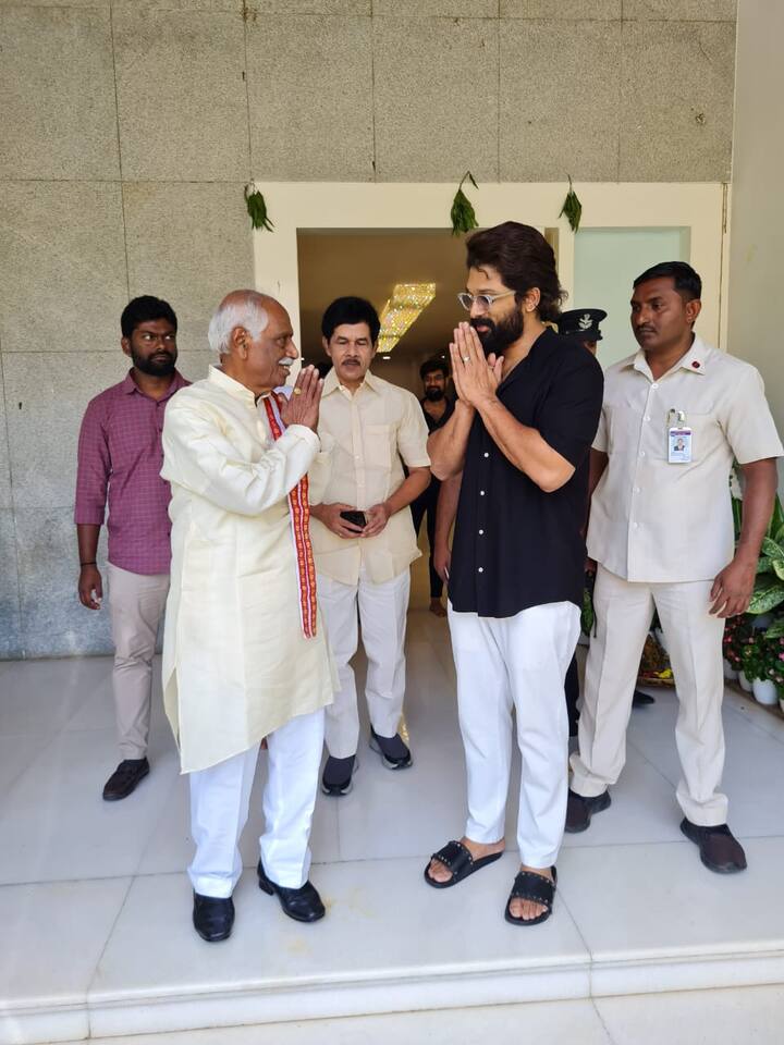 ‘పుష్ప’ సినిమాకు గానూ అల్లు అర్జున్‌కు జాతీయ అవార్డు లభించింది.