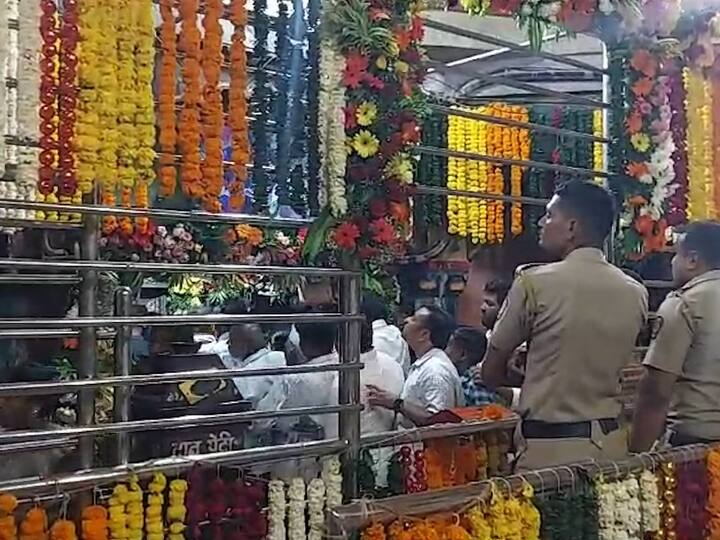 त्यामध्ये सीसीटीव्ही कॅमेरे आणि पोलिसांचा देखील बंदोबस्त देखील मंदिर परिसरामध्ये तैनात करण्यात आला आहे.