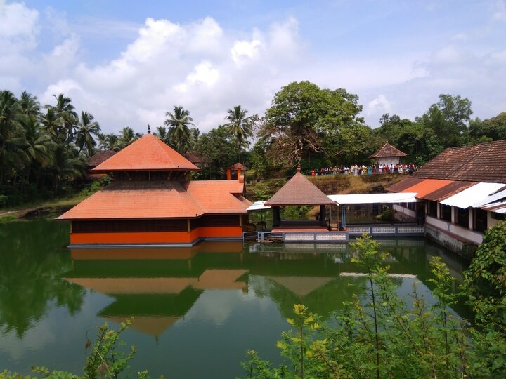 Mysterious Temples: இந்தியாவின் மிக மர்மமான ஐந்து கோவில்கள்… அதன் பின் உள்ள மிரளவைக்கும் கதைகள்!