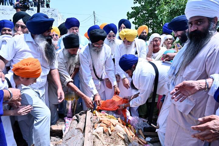 ਇਸੇ ਦੌਰਾਨ ਸ਼੍ਰੋਮਣੀ ਕਮੇਟੀ ਦਫ਼ਤਰ ਵਿਖੇ ਸਥਿਤ ਤੇਜਾ ਸਿੰਘ ਸਮੁੰਦਰੀ ਹਾਲ ਵਿਖੇ ਸਿੰਘ ਸਾਹਿਬ ਗਿਆਨੀ ਜਗਤਾਰ ਸਿੰਘ ਨੂੰ ਸ਼ਰਧਾਂਜਲੀ ਭੇਟ ਕਰਨ ਲਈ ਸ਼ੋਕ ਸਭਾ ਕੀਤੀ ਗਈ। ਇਸ ਮੌਕੇ ਮੂਲ ਮੰਤਰ ਤੇ ਗੁਰ ਮੰਤਰ ਦਾ ਜਾਪ ਕਰਕੇ ਵਿਛੜੀ ਰੂਹ ਨਮਿਤ ਅਰਦਾਸ ਹੋਈ।