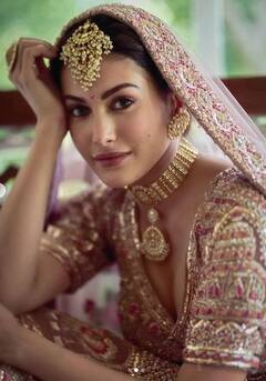 Amyra Dastur: ਦੁਲਹਨ ਦੇ ਜੋੜੇ 'ਚ ਅਮਾਇਰਾ ਦਸਤੂਰ ਨੇ ਮਚਾਈ ਤਬਾਹੀ, ਗੁਲਾਬੀ ਪਹਿਰਾਵੇ 'ਚ ਛਾਇਆ ਅਦਾਕਾਰਾ ਦਾ ਖੂਬਸੂਰਤ ਅੰਦਾਜ਼