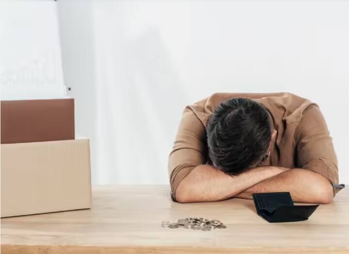 ਅਮਰੀਕਾ ਦੀ ਗੱਲ ਕਰੀਏ ਤਾਂ ਇੱਥੇ ਨੌਜਵਾਨਾਂ ਦੀ ਬੇਰੁਜ਼ਗਾਰੀ ਦੀ ਦਰ 8 ਫੀਸਦੀ, ਨਿਊਜ਼ੀਲੈਂਡ ਵਿੱਚ 10.3 ਫੀਸਦੀ ਅਤੇ ਬਰਤਾਨੀਆ ਵਿੱਚ 12.3 ਫੀਸਦੀ ਹੈ। ਆਸਟ੍ਰੇਲੀਆ ਵਿੱਚ ਨੌਜਵਾਨਾਂ ਦੀ ਬੇਰੁਜ਼ਗਾਰੀ ਦਰ 7.75 ਫੀਸਦੀ ਹੈ।