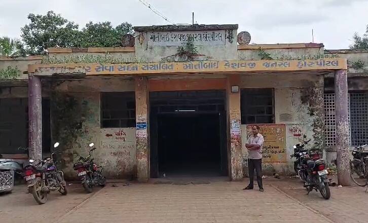 Reaction of 3 patients in Mahuva government hospital  one died Bhavnagar: મહુવાની સરકારી હોસ્પિટલમાં રિએક્શન આવતા 3 દર્દીઓની તબિયત લથડી, એકનું મોત 