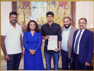 ஜேசன் சஞ்சய் இயக்கும் படத்தில் யார் நடிப்பார்கள் என்றும் விஜய் 70 படமே ஜேசனின் முதல் படமாக அமையும் என்றும் கூறப்படுகிறது.