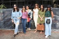 Gauri Khan Pics: गर्ल गैंग के साथ कॉफी पीने पहुंचीं शाहरुख खान की वाइफ गौरी, स्टाइलिश लुक में सहेलियों के साथ दिए पोज