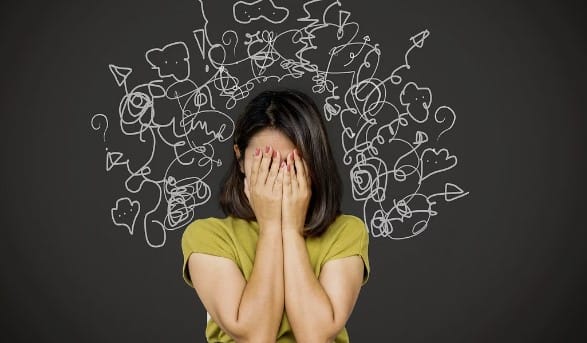 नकारात्मक विचारांना दूर ठेवून आपण स्वत:वर प्रेम करणं शिकलं पाहिजे आणि स्वत:ची काळजी घेतली पाहिजे.