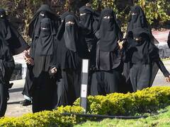 ఫ్రాన్స్ సంచలన నిర్ణయం, ముస్లిం దుస్తులపై నిషేధం!