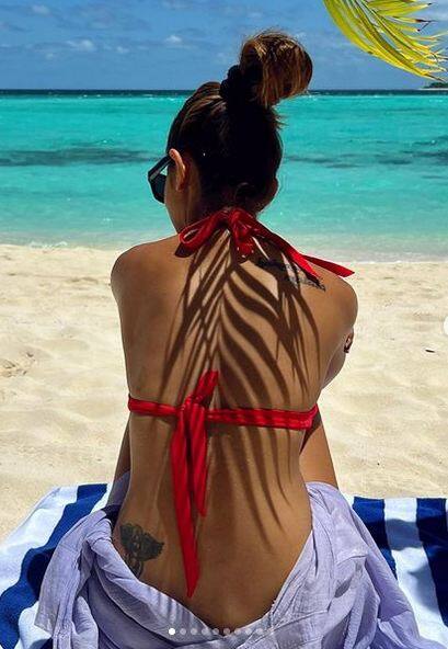 ਇਹ ਤਸਵੀਰਾਂ ਜੈਨੀਫਰ ਵਿੰਗੇਟ ਦੇ ਮਾਲਦੀਵ ਵੇਕੇਸ਼ਨ ਦੀਆਂ ਹਨ, ਜਿਸ 'ਚ ਉਹ ਮਸਤੀ ਕਰਦੀ ਨਜ਼ਰ ਆ ਰਹੀ ਹੈ।