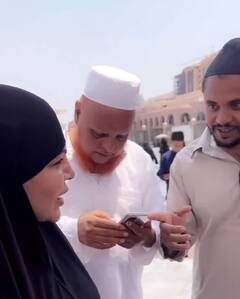 पूरा हुआ Rakhi Sawant  का उमराह, इस्लाम कबूलने के बाद पहली बार मदीना पहुंचीं एक्ट्रेस बोलीं- 'फातिमा कहो मुझे'