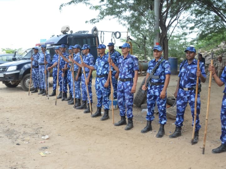 Nuh Braj Mandal Yatra nuh yatra today tight security boarder seal schools bank close border sealed Nuh Braj Mandal Yatra: ‘शोभा यात्रा’ के आह्वान के बाद आज चप्पे-चप्पे पर पुलिस तैनात,स्कूल-कॉलेज बंद, बॉर्डर सील