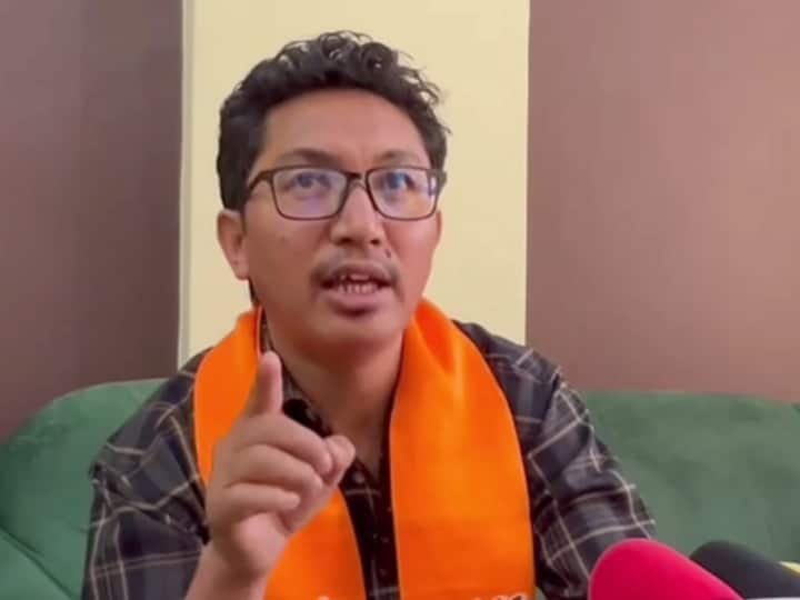 Kargil Hill Council Election: 'इधर-उधर की बात न कर, बता कारगिल को किसने लूटा', बीजेपी सांसद का नेशनल कॉन्फ्रेंस-कांग्रेस पर हमला Kargil Hill development Council Election 2023 BJP MP Jamyang Tsering Namgyal hit out congress national conference Kargil Hill Council Election: 'इधर-उधर की बात न कर, बता कारगिल को किसने लूटा', बीजेपी सांसद का नेशनल कॉन्फ्रेंस-कांग्रेस पर हमला