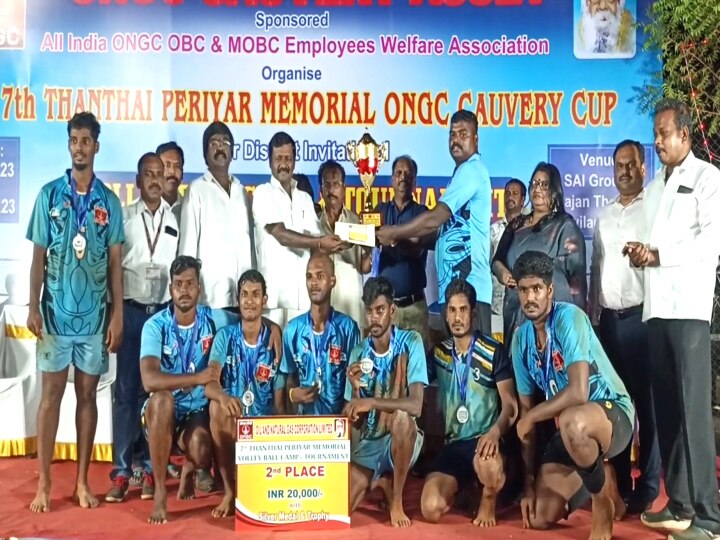 மாநில அளவிலான கைப்பந்து போட்டி - பெண்கள் பிரிவில் மயிலாடுதுறை அணியும்,  ஆண்கள் பிரிவில் திருவாரூர் அணியும் முதலிடம் பிடித்து சாதனை